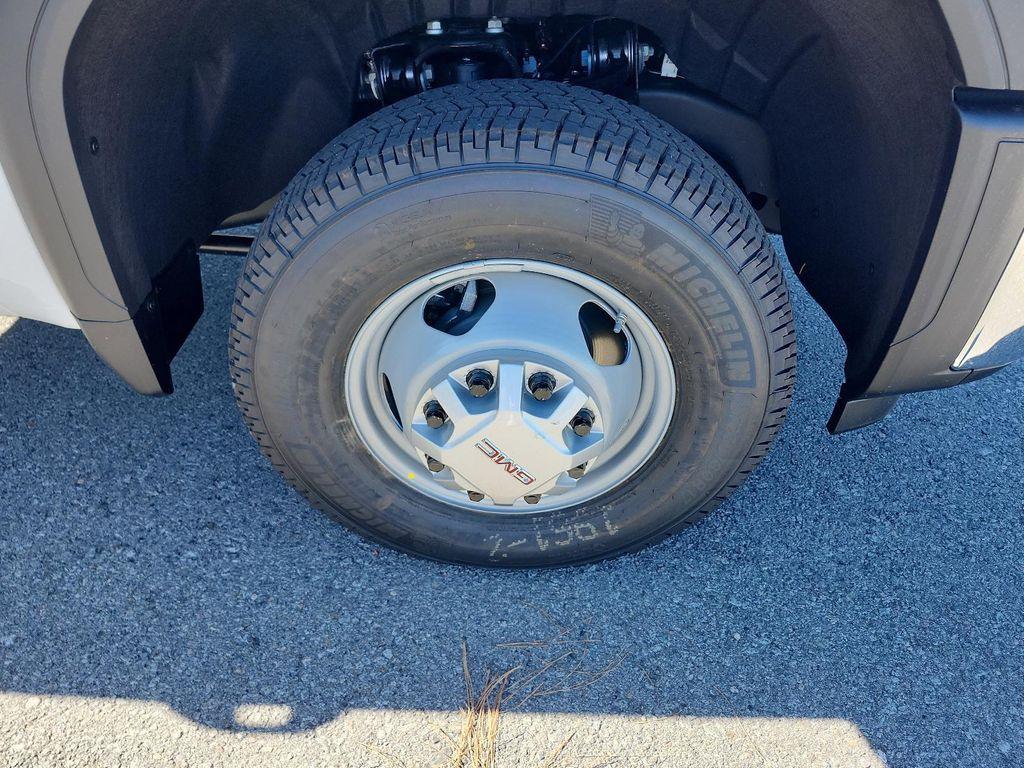 new 2026 GMC Sierra 3500 car, priced at $60,324