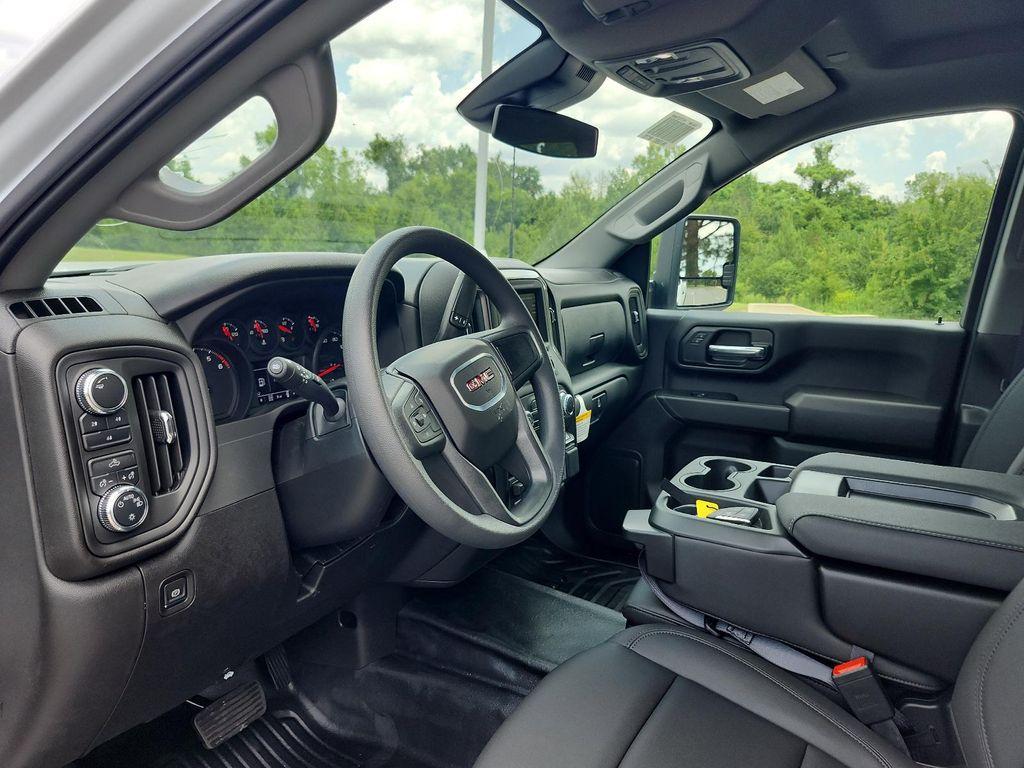 new 2025 GMC Sierra 2500 car, priced at $52,812