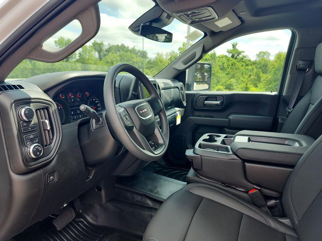 new 2025 GMC Sierra 2500 car, priced at $52,308