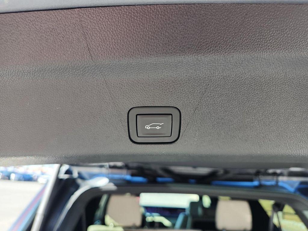 used 2025 Cadillac Escalade ESV car, priced at $107,998