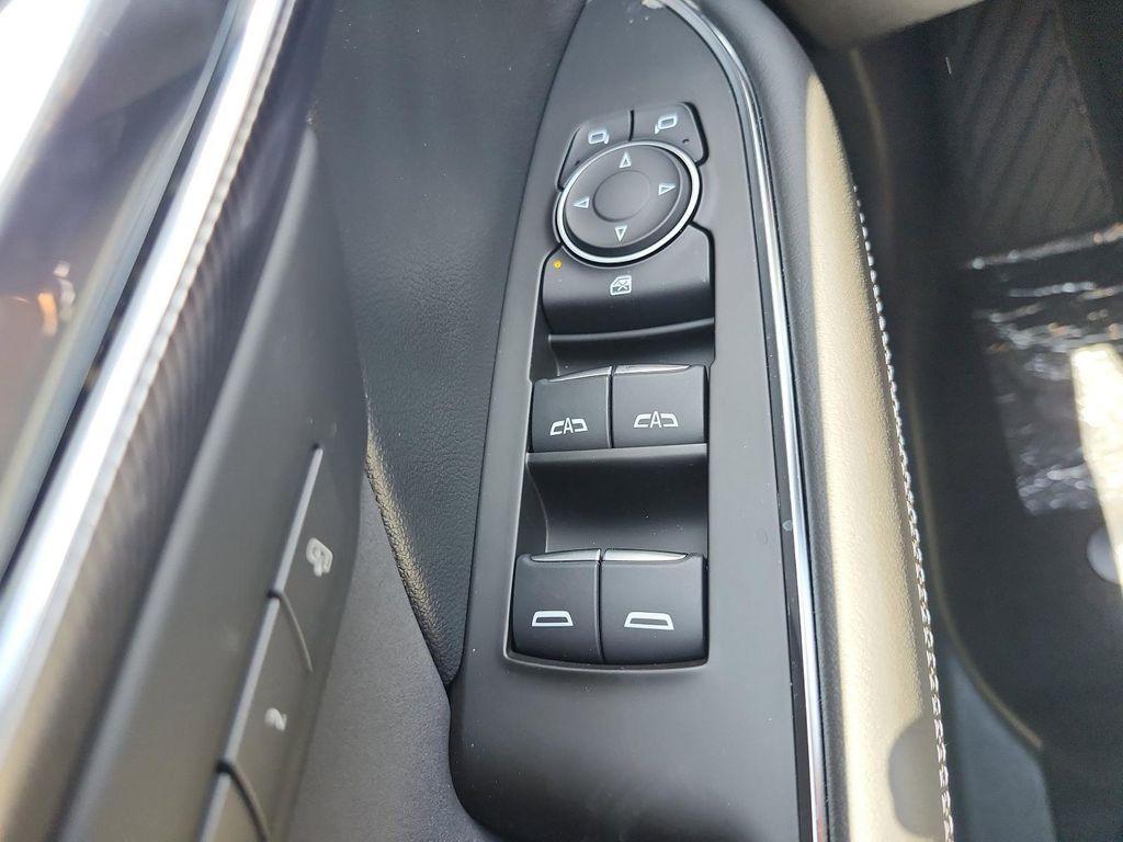 new 2025 Buick Envision car, priced at $39,362