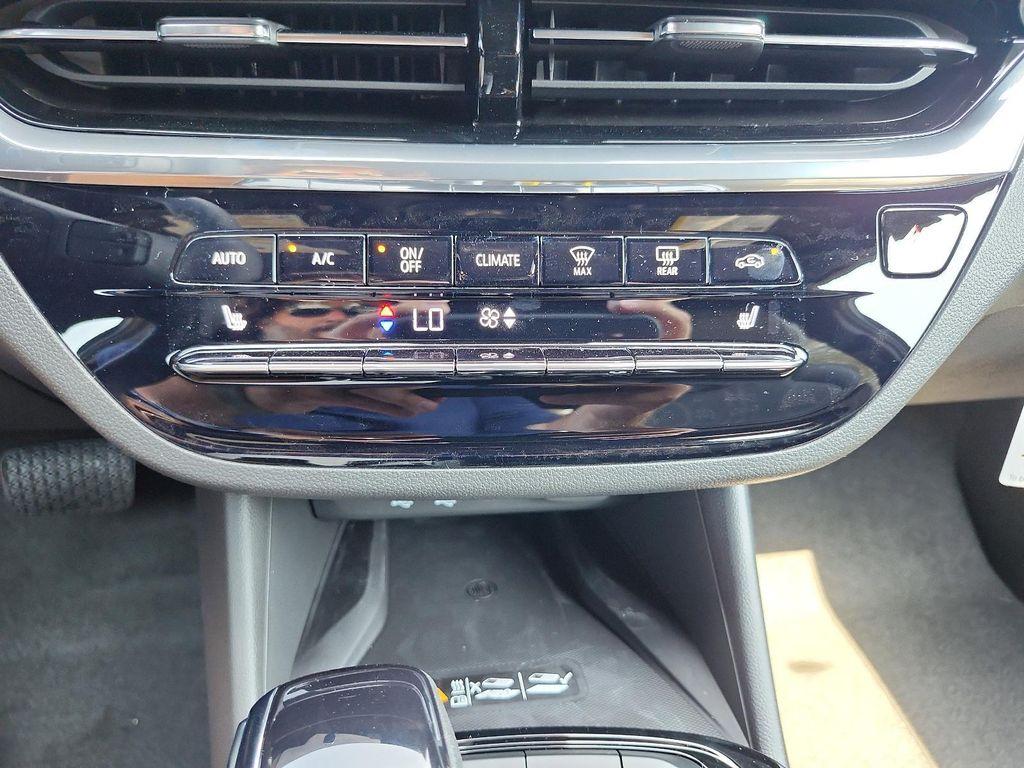 new 2025 Buick Envista car, priced at $28,463