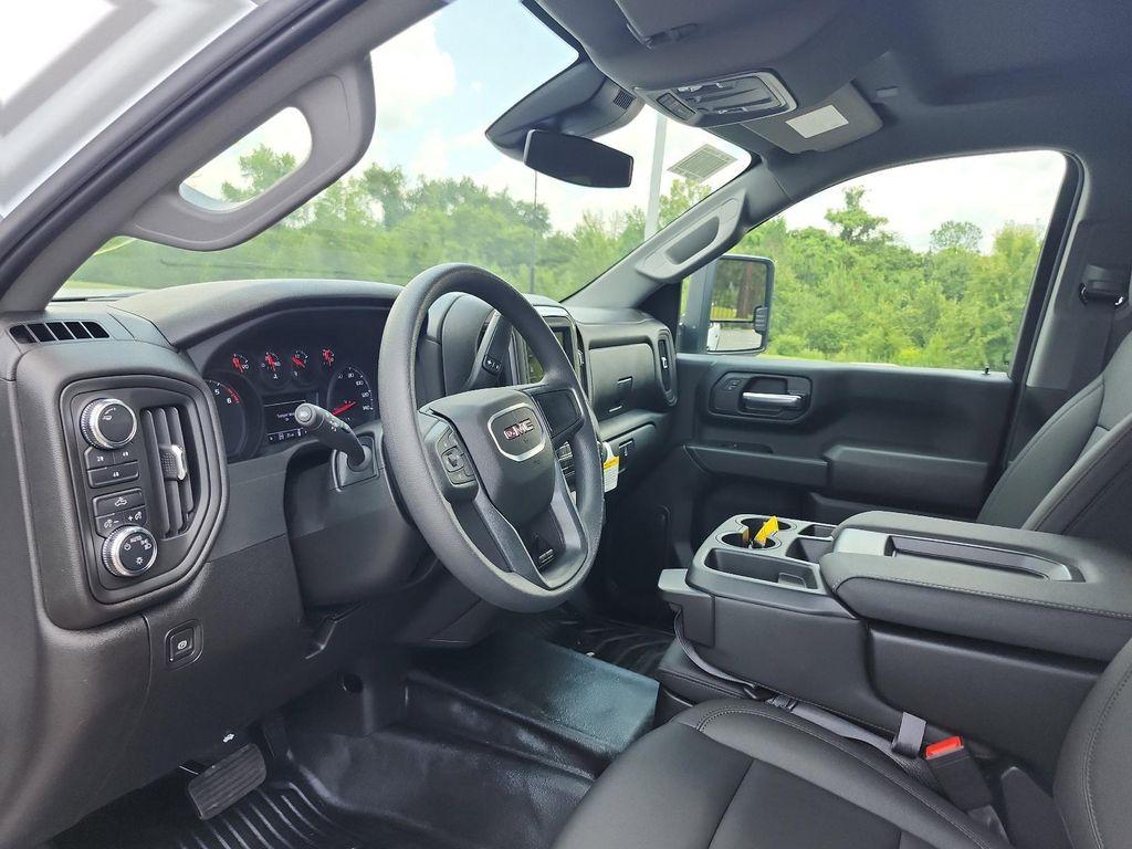 new 2025 GMC Sierra 2500 car, priced at $52,123