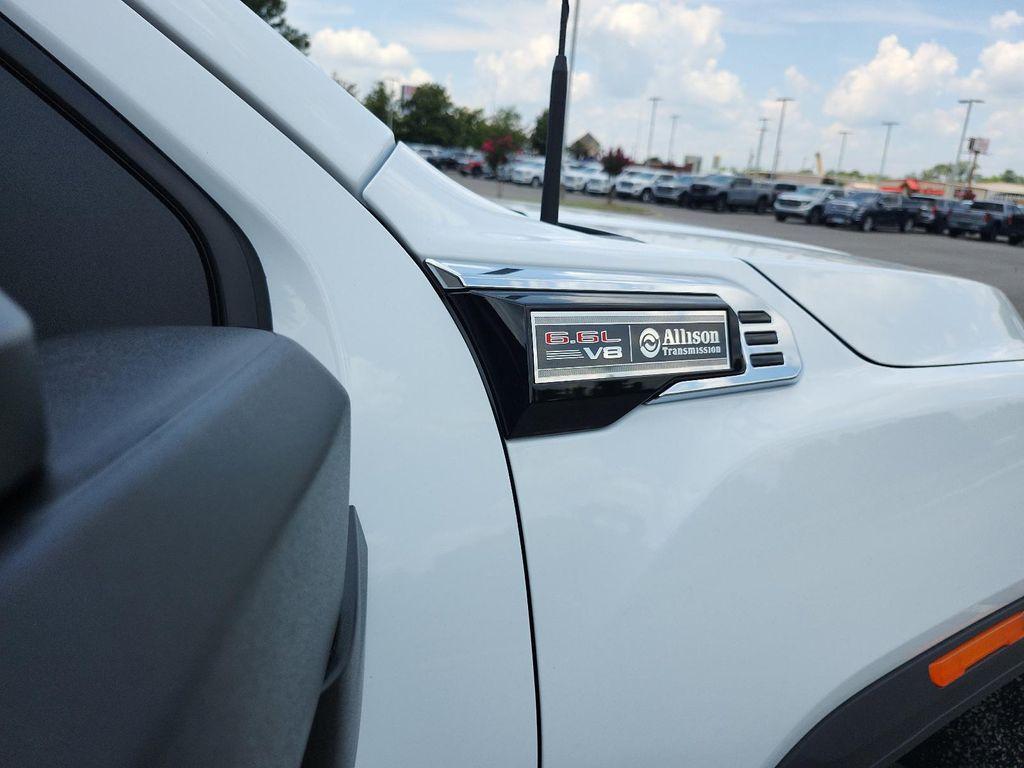 new 2025 GMC Sierra 2500 car, priced at $52,123