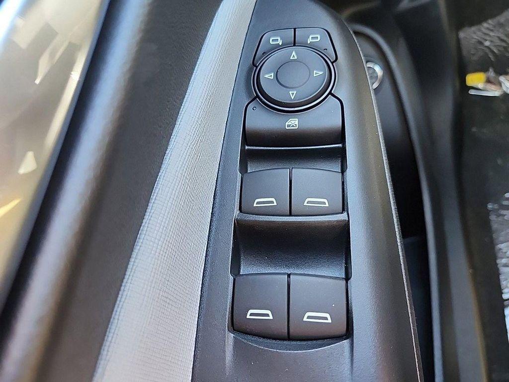 new 2025 Buick Envista car, priced at $26,920