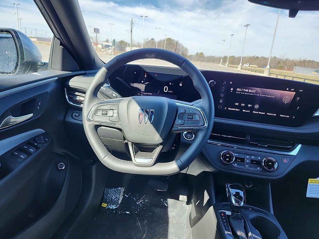 new 2025 Buick Envista car, priced at $26,920