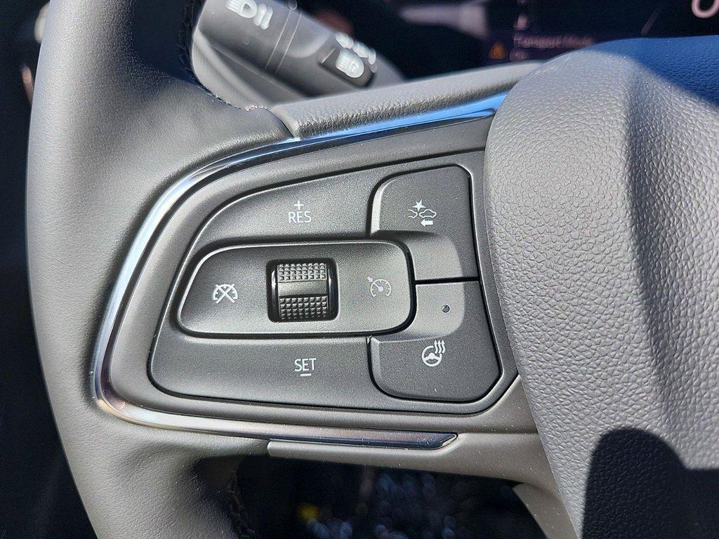 new 2025 Buick Envista car, priced at $26,920