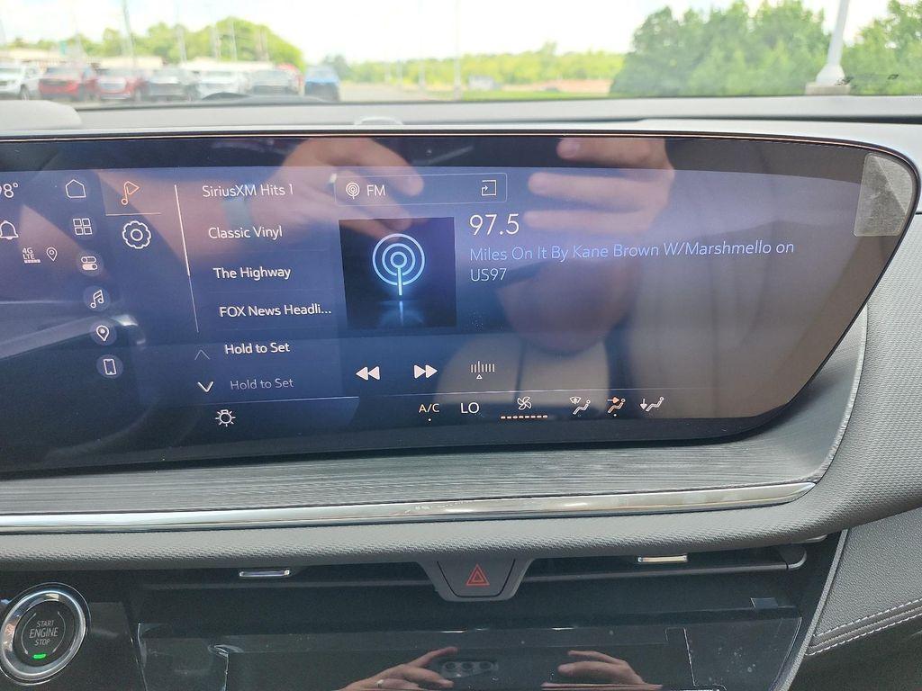 new 2025 Buick Envision car, priced at $34,106