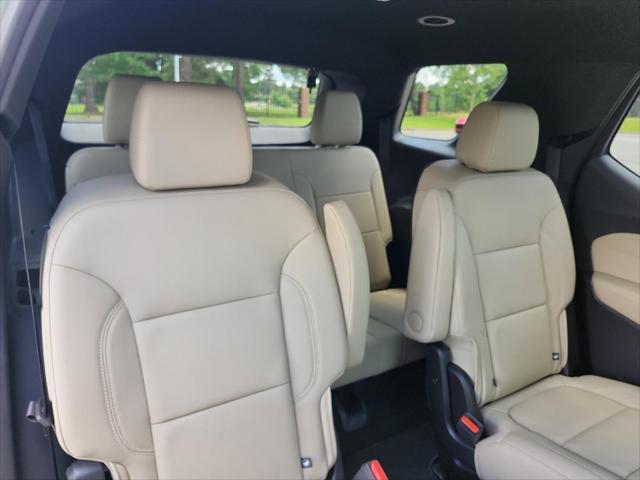 used 2022 Chevrolet Traverse car, priced at $29,149