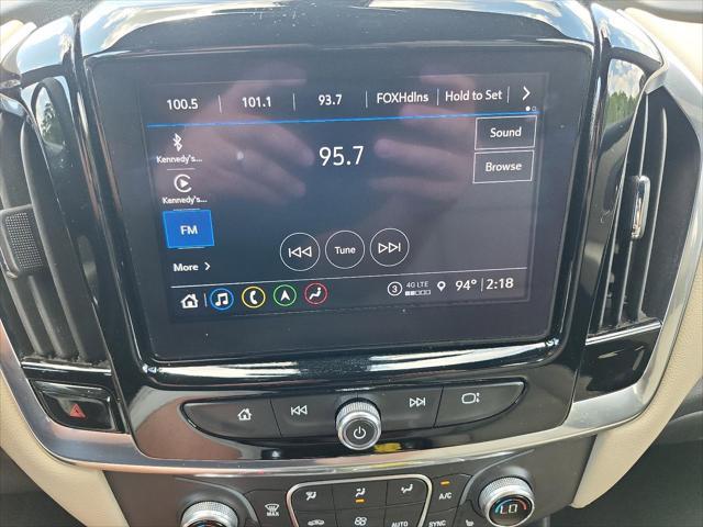 used 2022 Chevrolet Traverse car, priced at $29,149