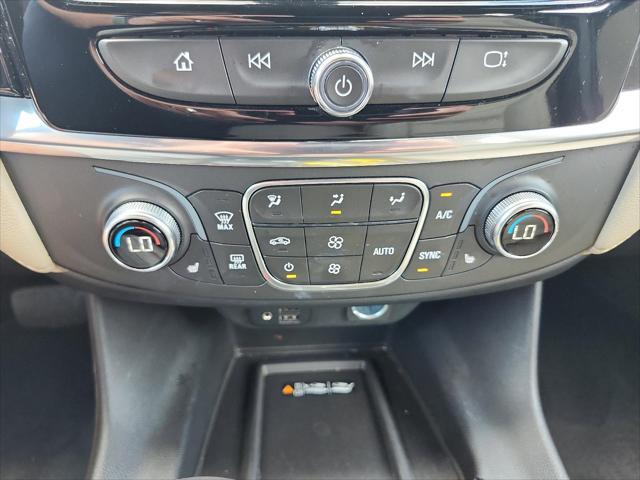 used 2022 Chevrolet Traverse car, priced at $29,149