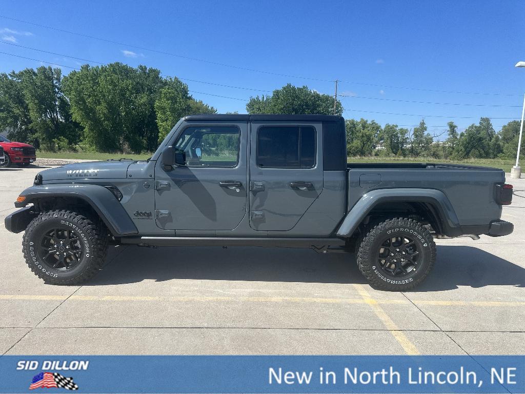 new 2025 Jeep Gladiator car, priced at $48,177