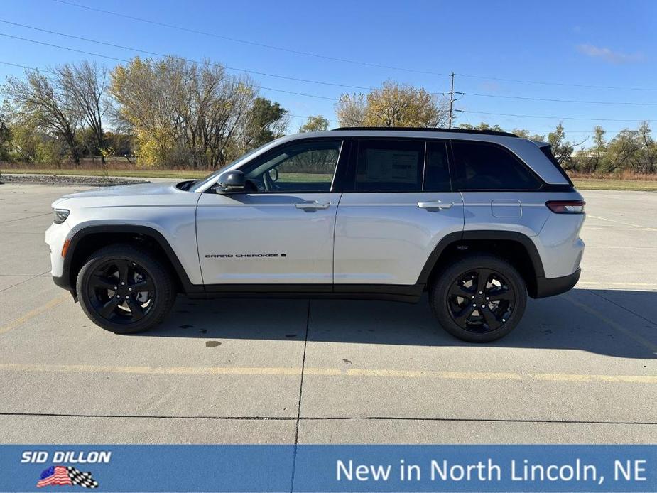 new 2025 Jeep Grand Cherokee car, priced at $46,520