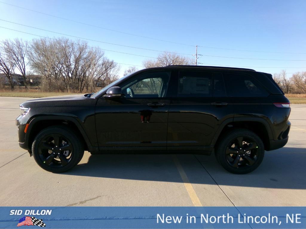 new 2025 Jeep Grand Cherokee car, priced at $42,675