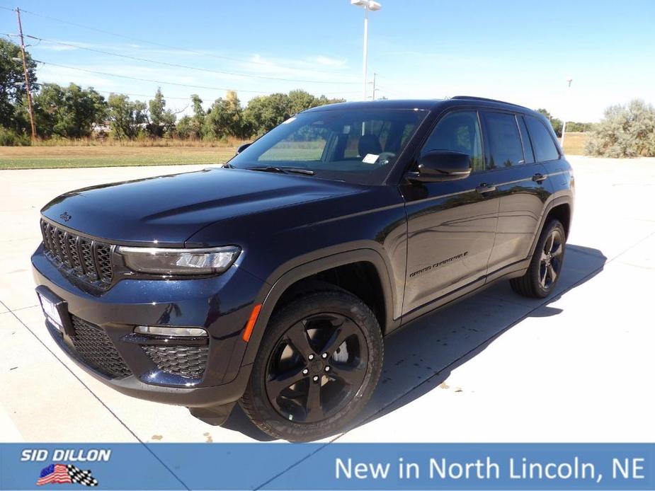 new 2025 Jeep Grand Cherokee car, priced at $46,520