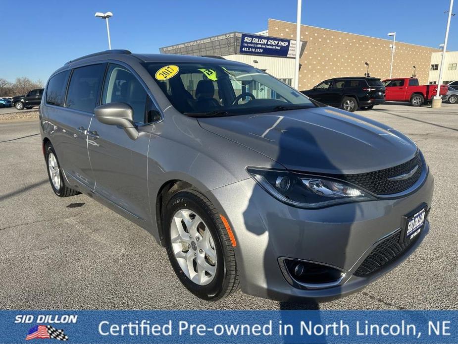 used 2017 Chrysler Pacifica car, priced at $15,492