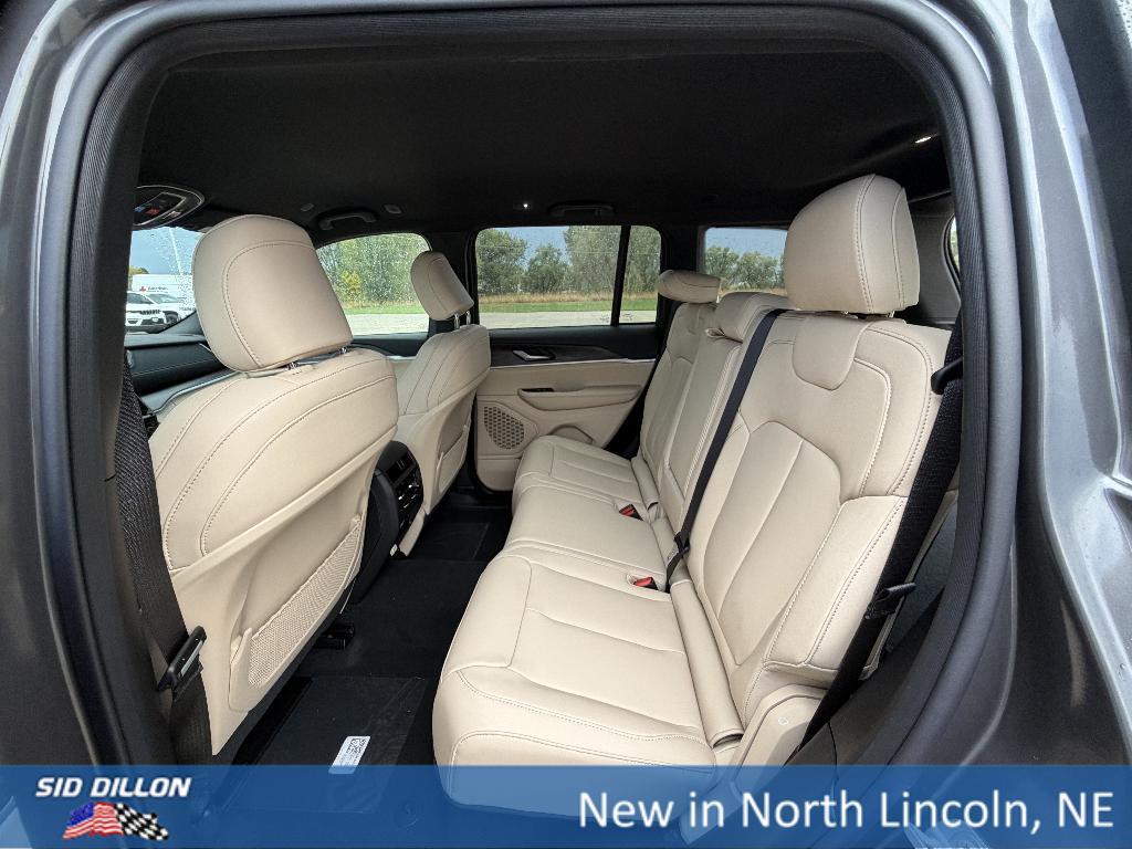 new 2025 Jeep Grand Cherokee car, priced at $44,870