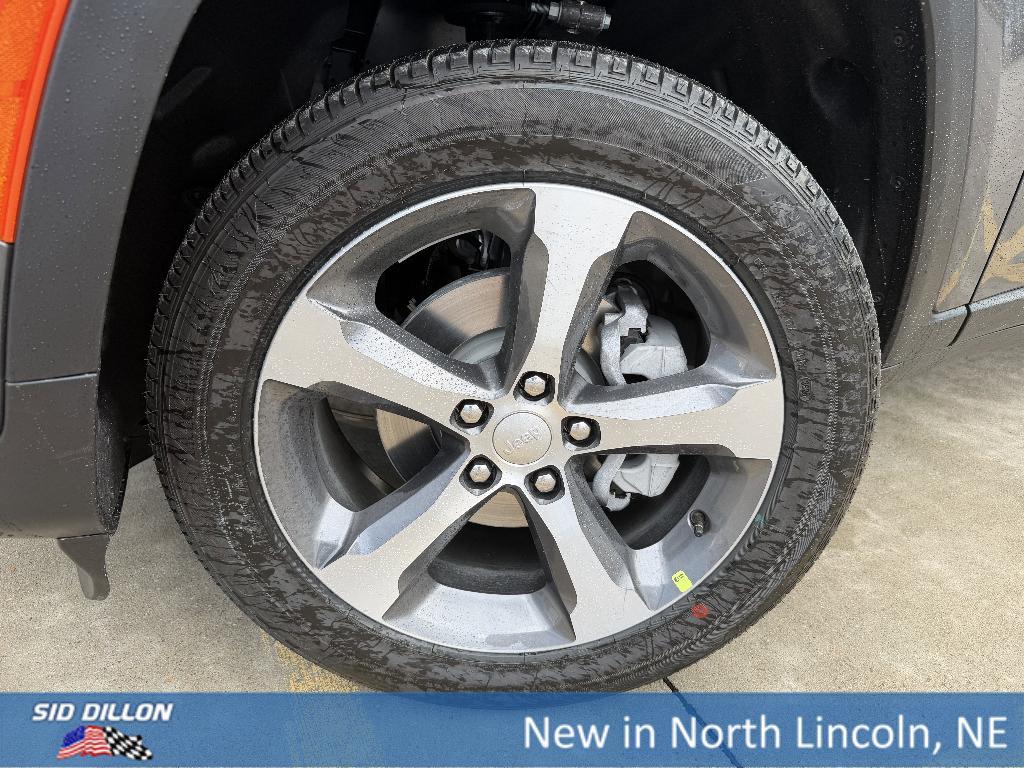 new 2025 Jeep Grand Cherokee car, priced at $44,870