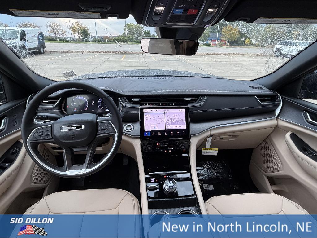 new 2025 Jeep Grand Cherokee car, priced at $44,870