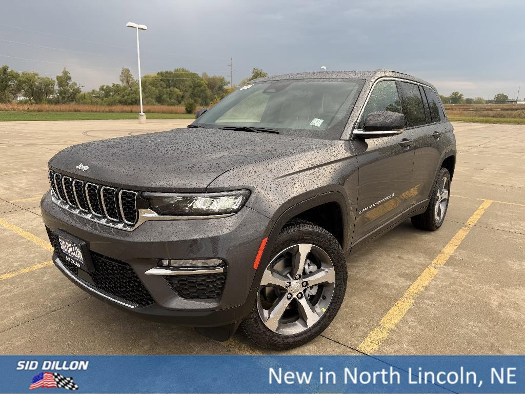 new 2025 Jeep Grand Cherokee car, priced at $44,870