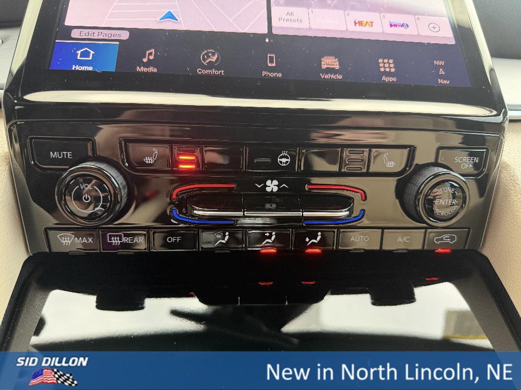 new 2025 Jeep Grand Cherokee car, priced at $44,870