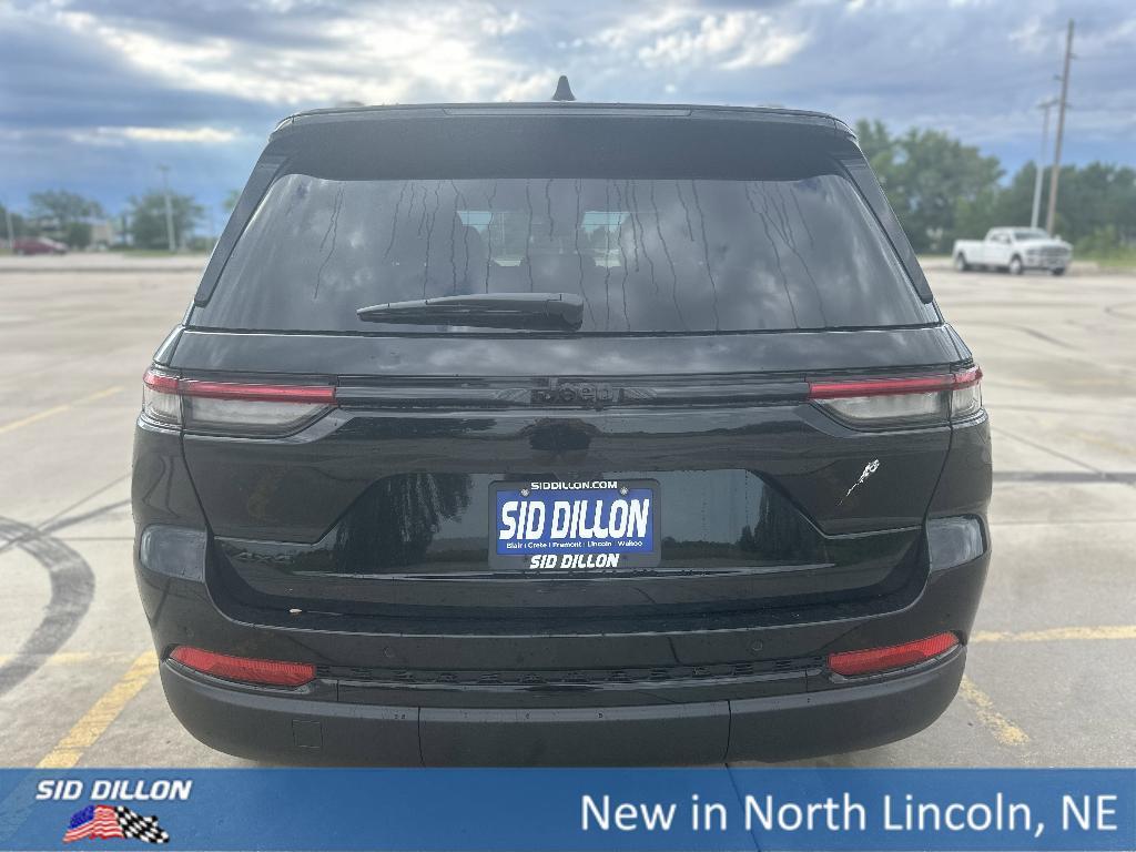 new 2025 Jeep Grand Cherokee car, priced at $42,045