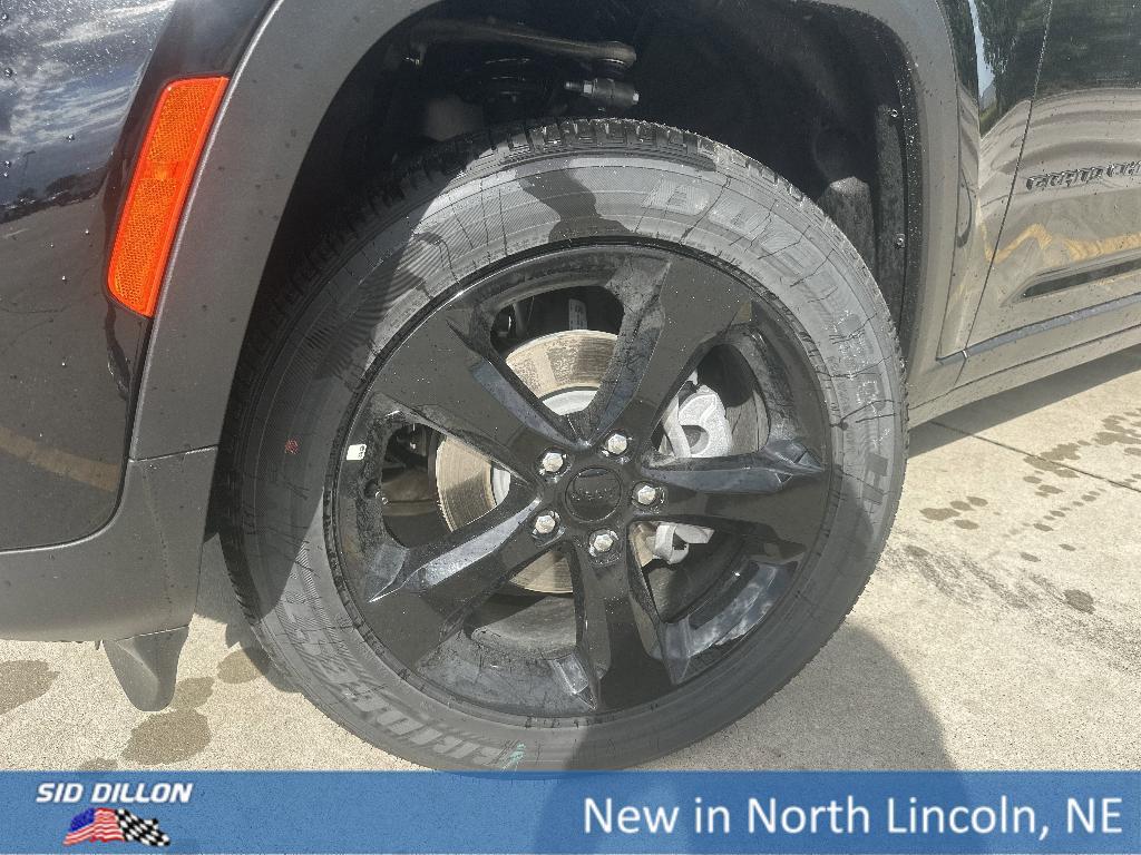 new 2025 Jeep Grand Cherokee car, priced at $42,045