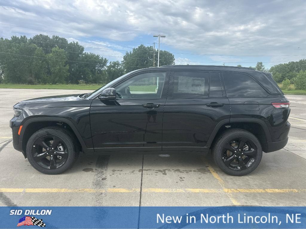 new 2025 Jeep Grand Cherokee car, priced at $42,045