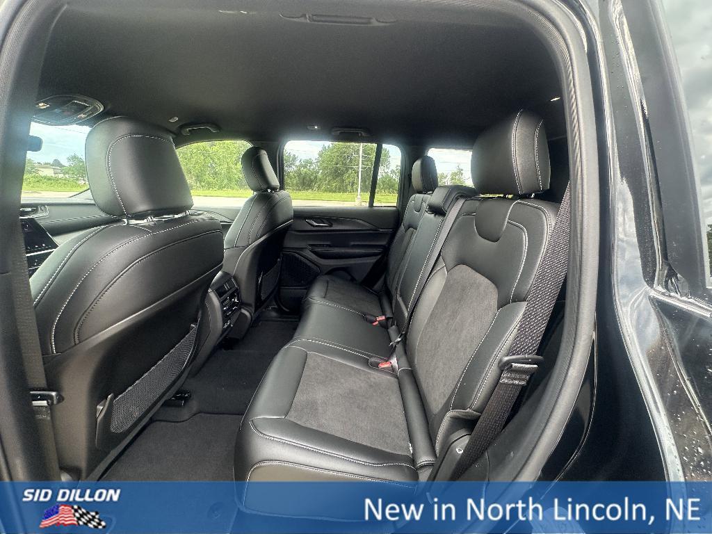 new 2025 Jeep Grand Cherokee car, priced at $42,045