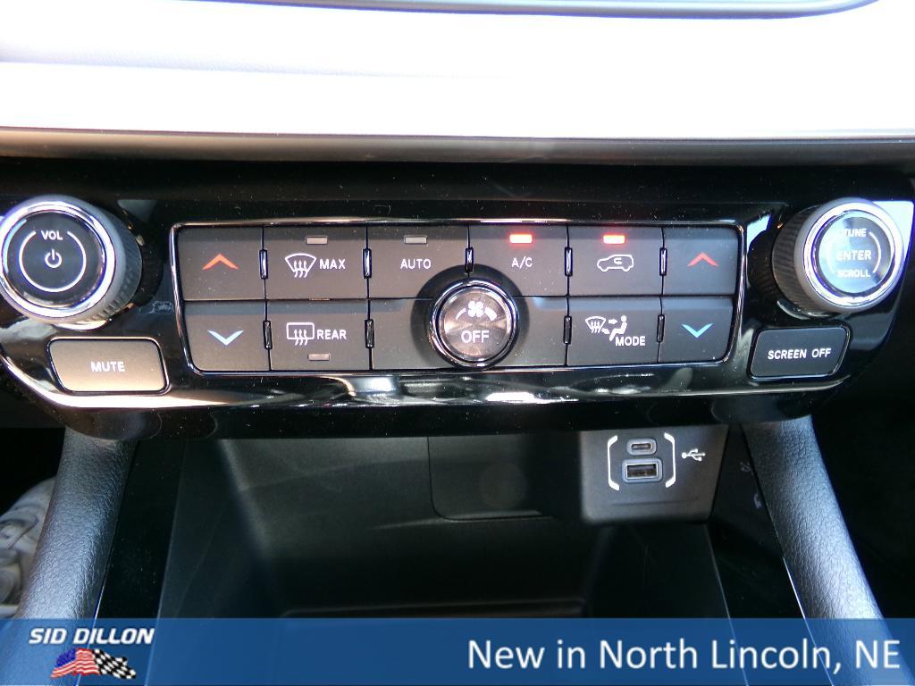 new 2025 Jeep Compass car, priced at $30,435