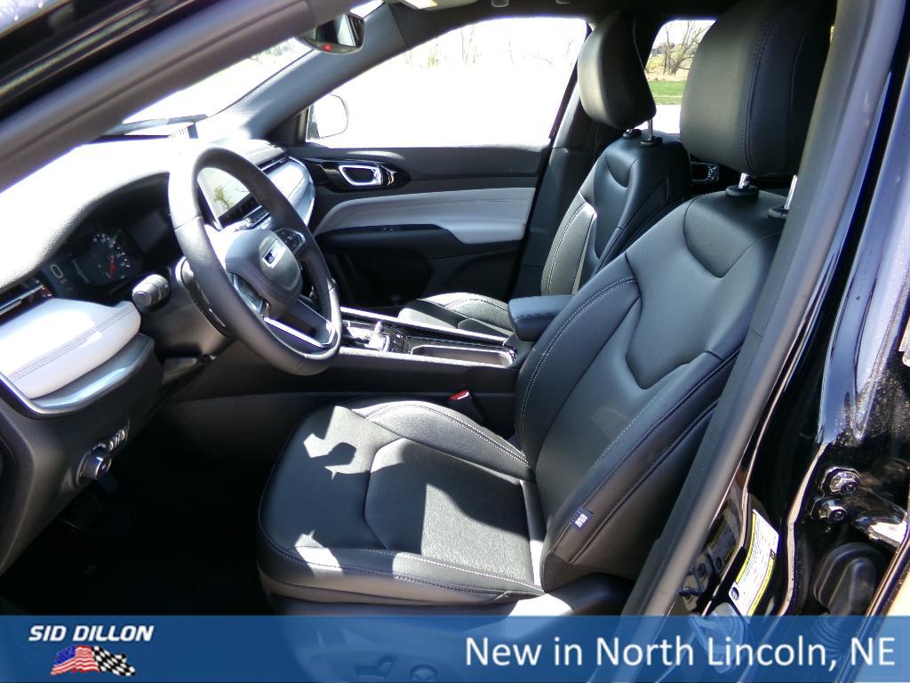new 2025 Jeep Compass car, priced at $30,435