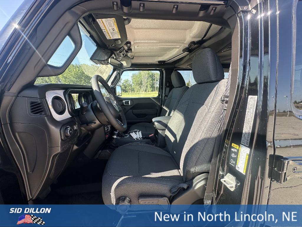 new 2025 Jeep Wrangler car, priced at $53,570