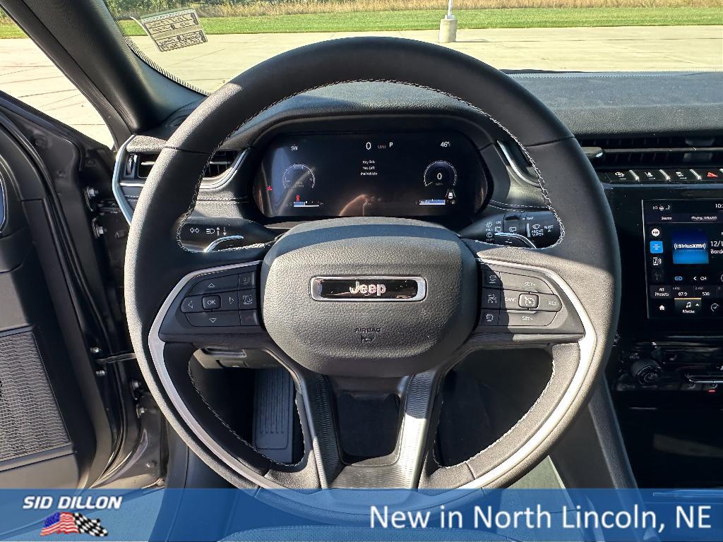new 2025 Jeep Grand Cherokee car, priced at $41,125
