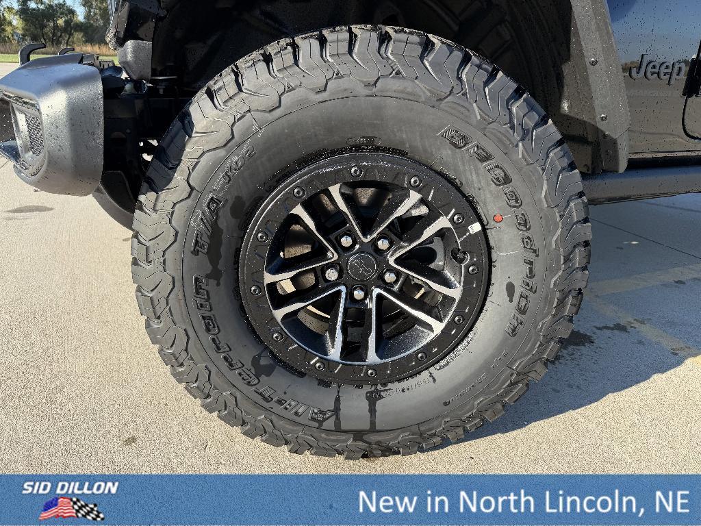 new 2025 Jeep Wrangler car, priced at $46,470