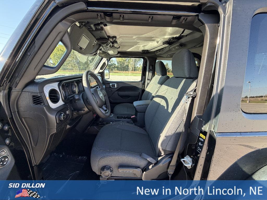 new 2025 Jeep Wrangler car, priced at $46,470