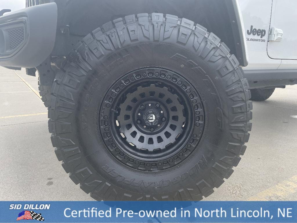 used 2021 Jeep Gladiator car, priced at $33,491