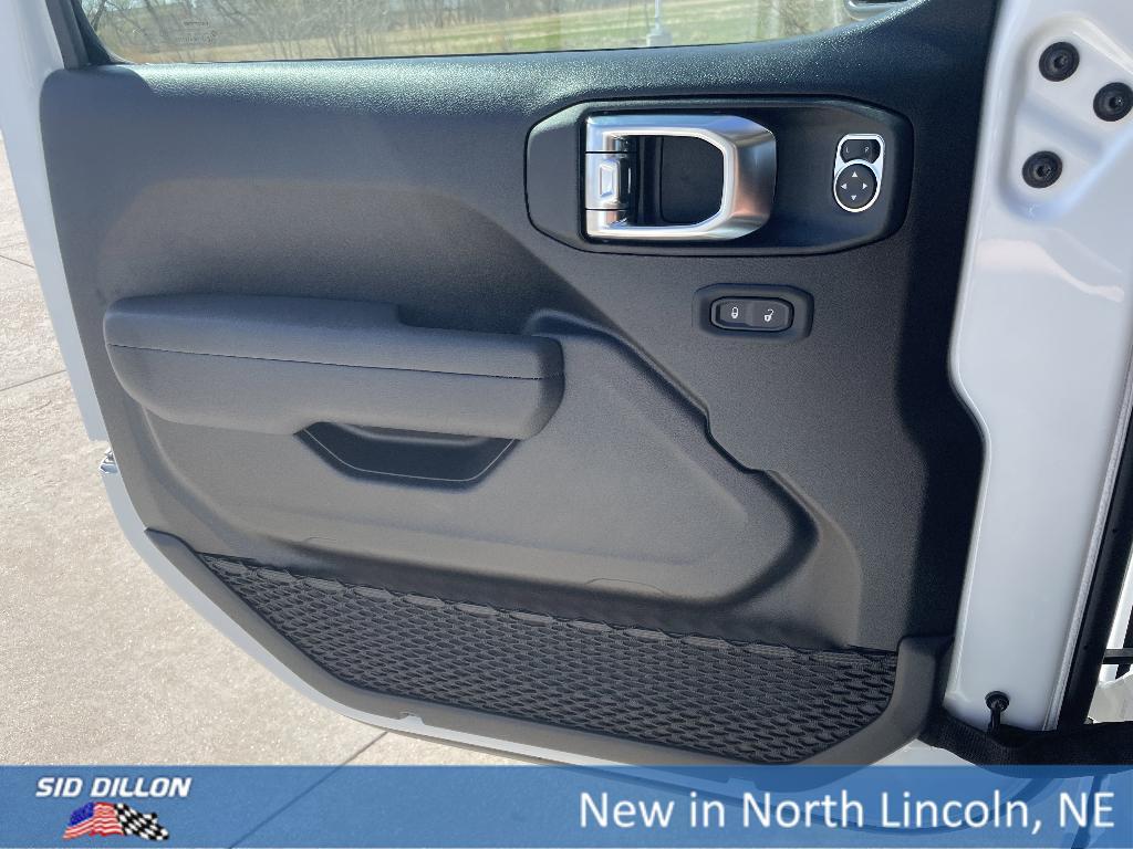 new 2025 Jeep Gladiator car, priced at $47,735
