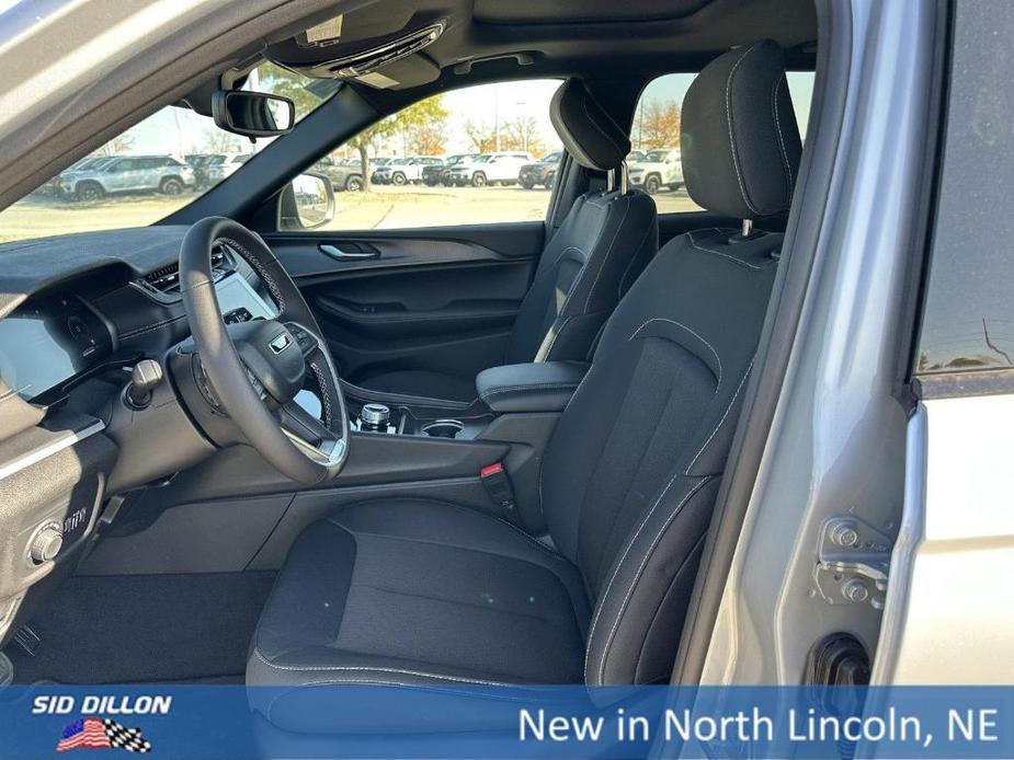 new 2024 Jeep Grand Cherokee L car, priced at $39,220