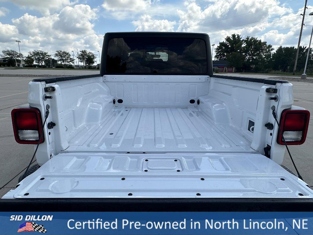 used 2022 Jeep Gladiator car, priced at $40,694