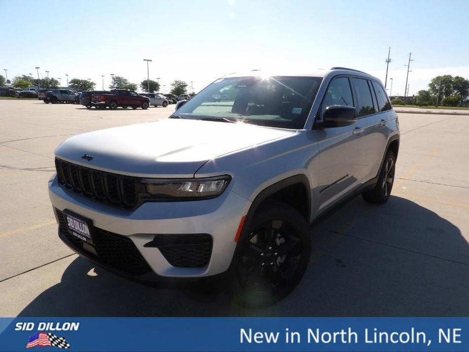 new 2024 Jeep Grand Cherokee car, priced at $41,175