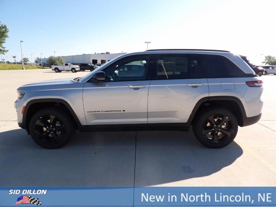 new 2024 Jeep Grand Cherokee car, priced at $41,175