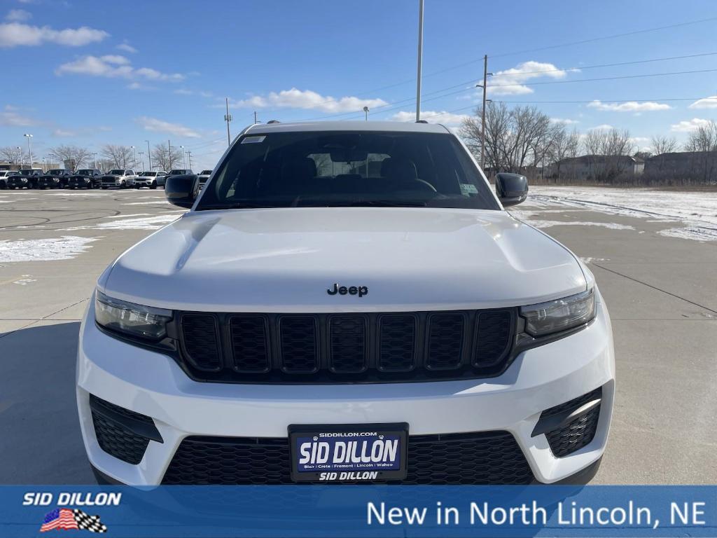 new 2025 Jeep Grand Cherokee car, priced at $40,580