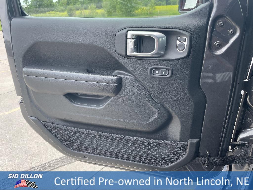 used 2021 Jeep Gladiator car, priced at $37,992