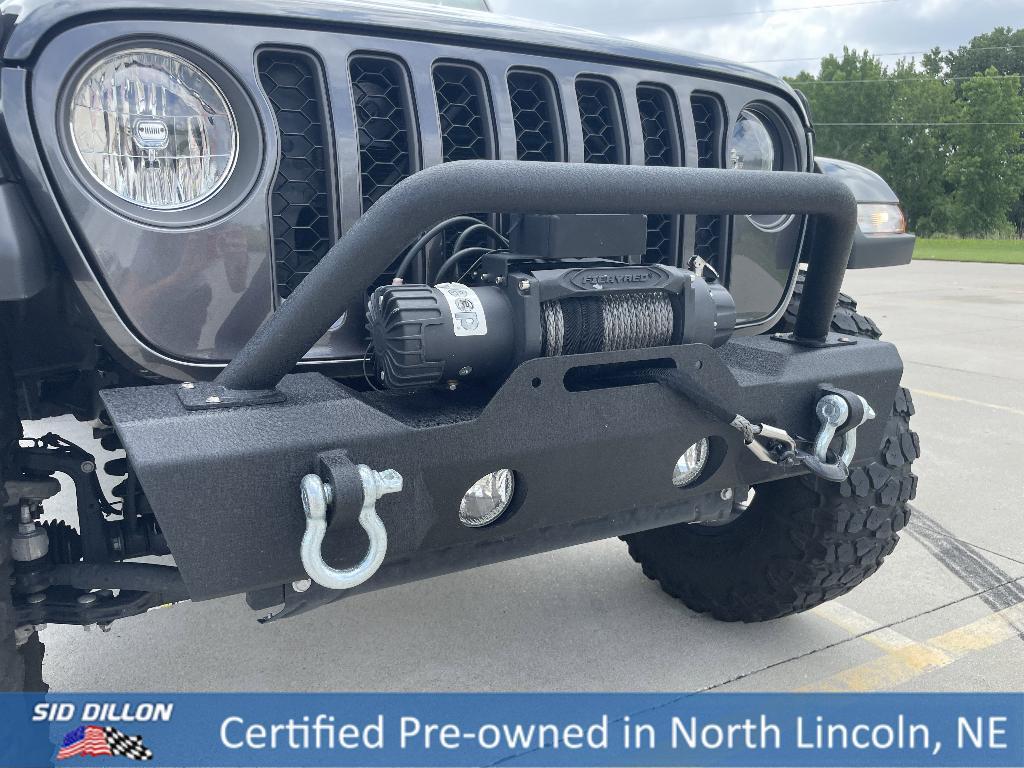 used 2021 Jeep Gladiator car, priced at $37,992