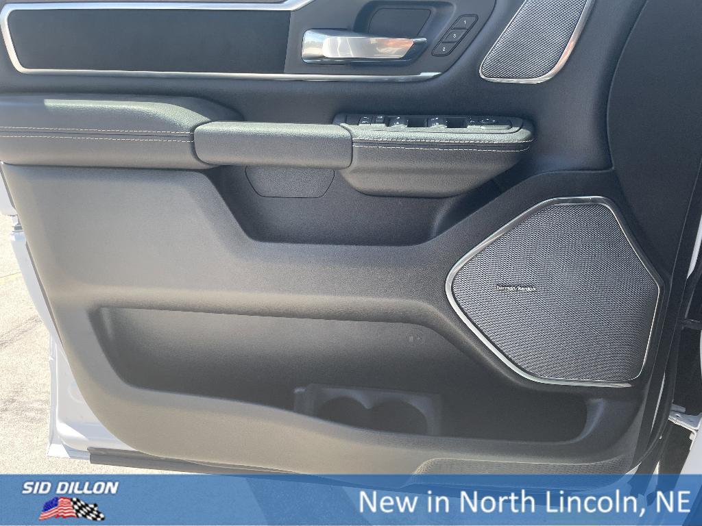 new 2025 Ram 1500 car, priced at $60,531