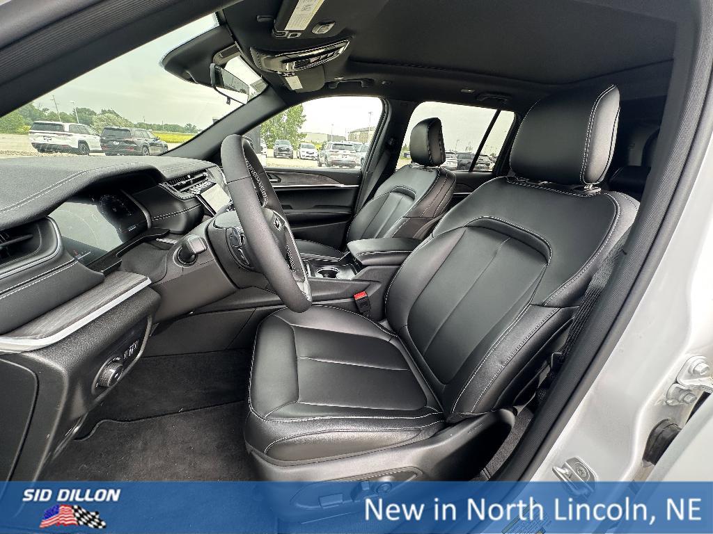 new 2025 Jeep Grand Cherokee car, priced at $46,162