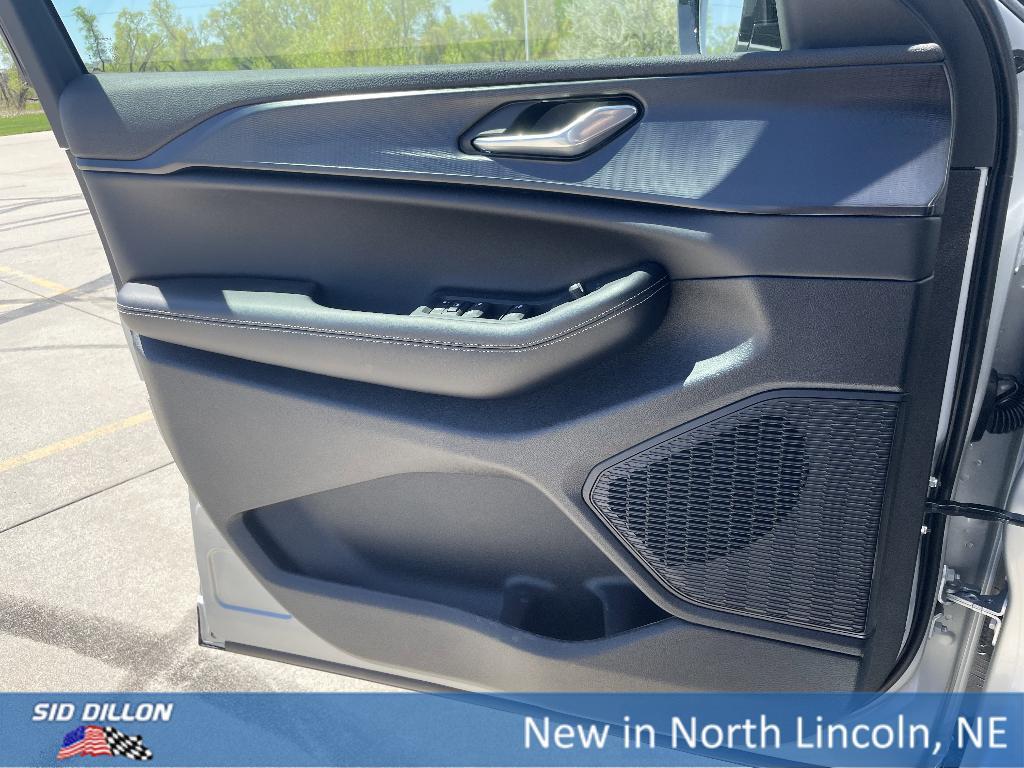 new 2025 Jeep Grand Cherokee L car, priced at $45,217