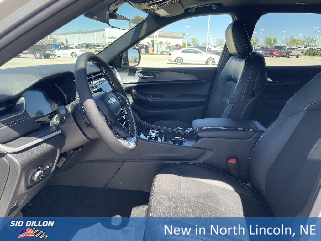 new 2025 Jeep Grand Cherokee L car, priced at $45,217