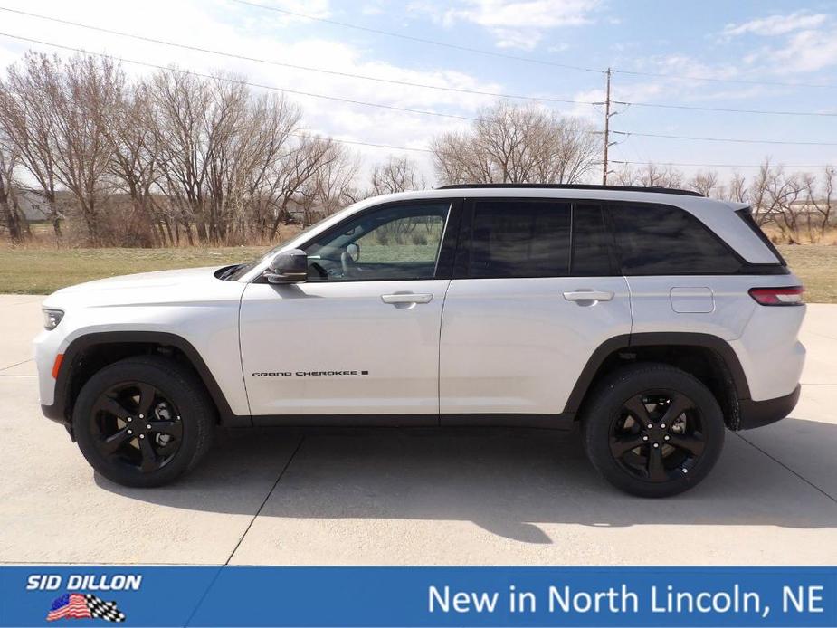 new 2024 Jeep Grand Cherokee car, priced at $47,175