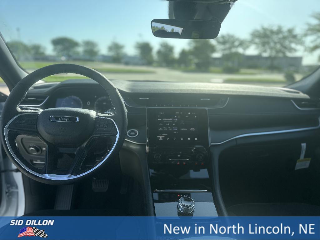 new 2025 Jeep Grand Cherokee L car, priced at $43,622